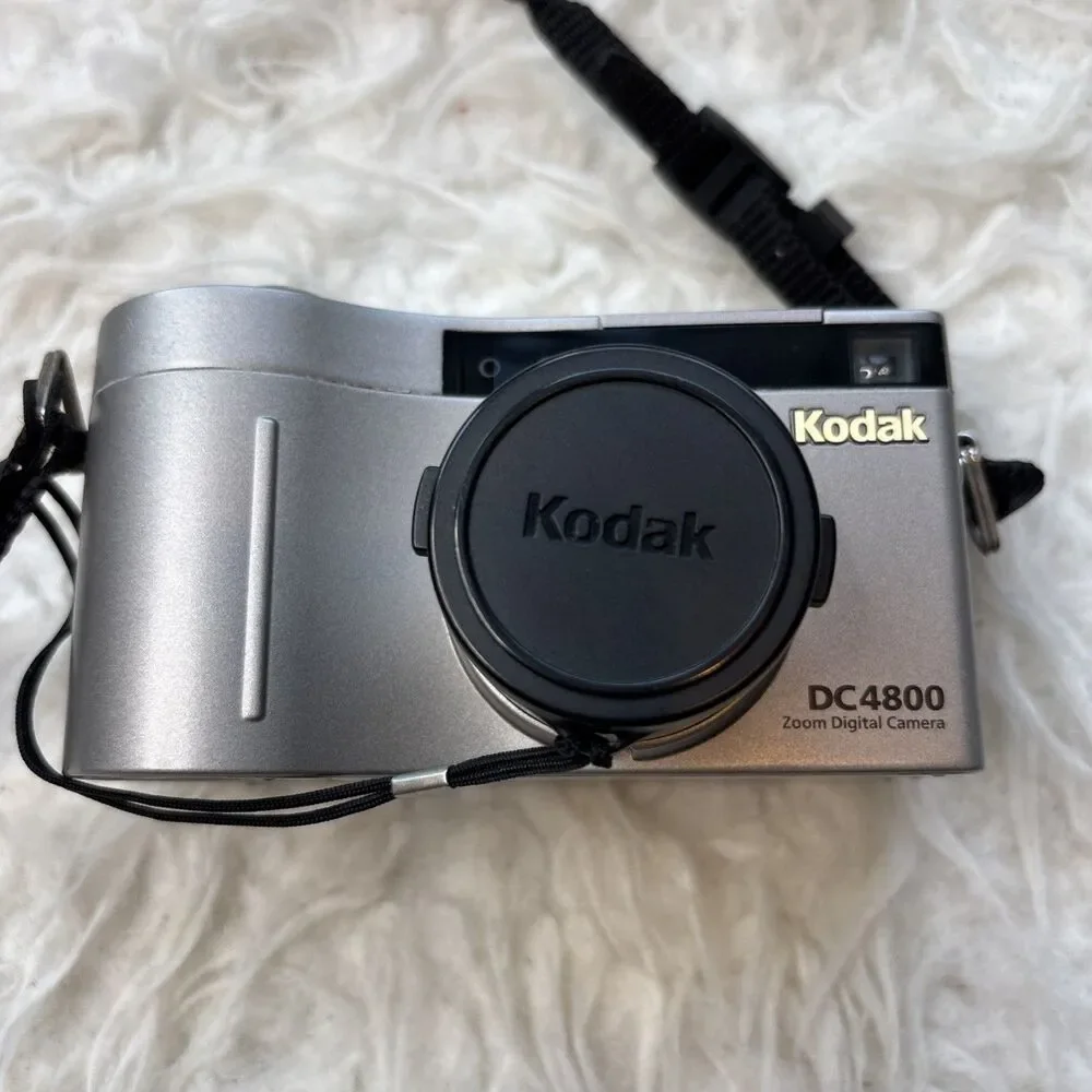Kodak DC4800 Zoom Digital Camera 3.1MP Complete Kit Charger Batteries Case Works